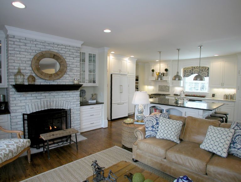 Beautiful 464 East Lake Drive Home Just Listed!